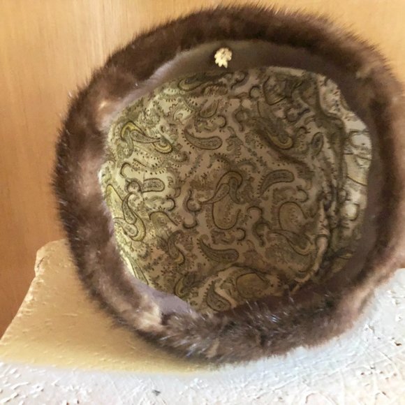 Vintage Mink Pillbox Hat circa 1960s - Picture 7 of 8